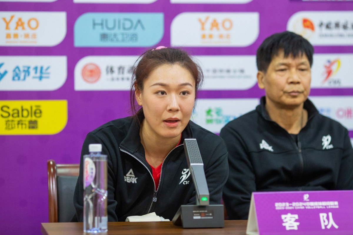 浙江女排1比3负广东女排王贺兵球队一传发挥较差