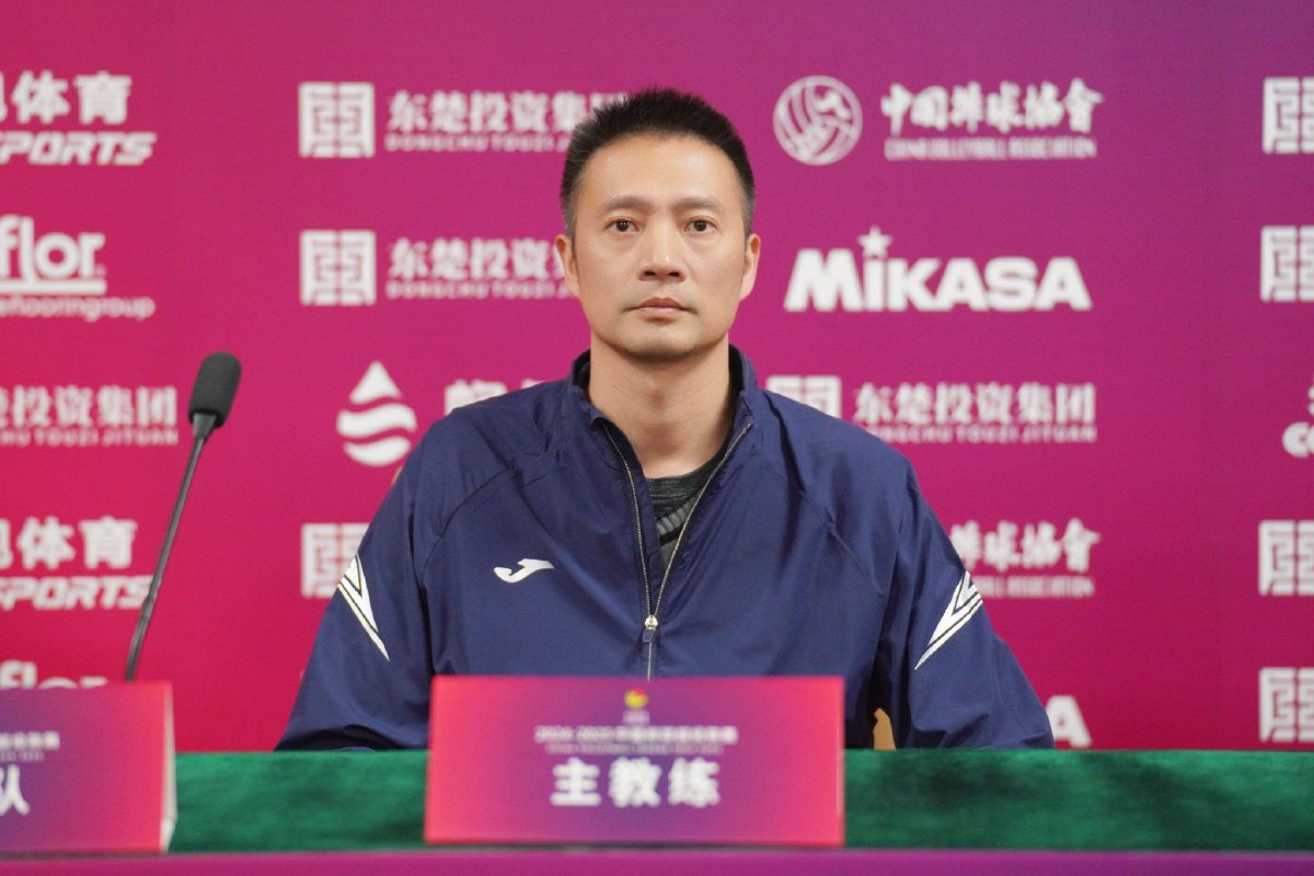 湖北男排1比3负四川男排 周丹:接发球做得不好 队员表现不成熟-中国排球协会官网网站