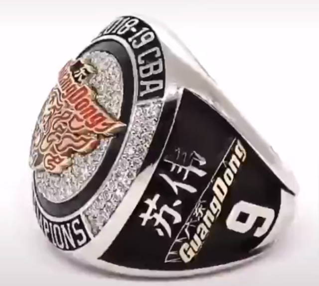 cba2018-19赛季广东队总冠军戒指曝光