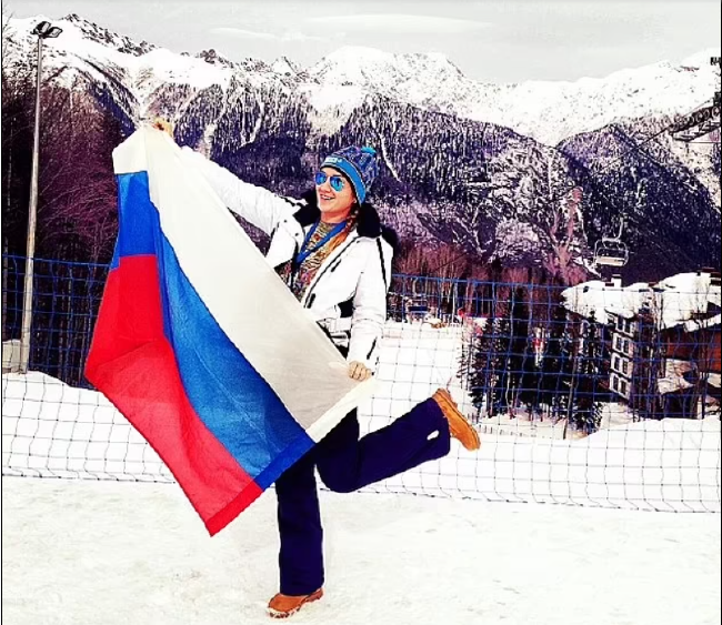 格鲁吉亚球员扎拉米泽曾手持祖国俄罗斯的国旗拍照