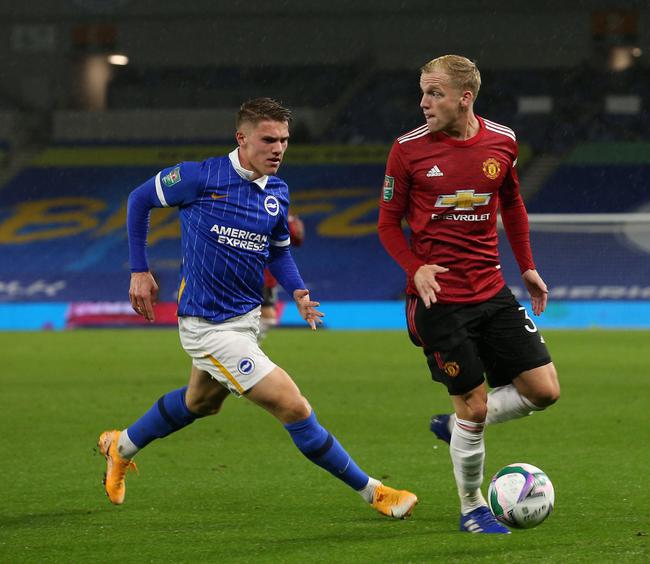 踢球很有活力，又非常聪明