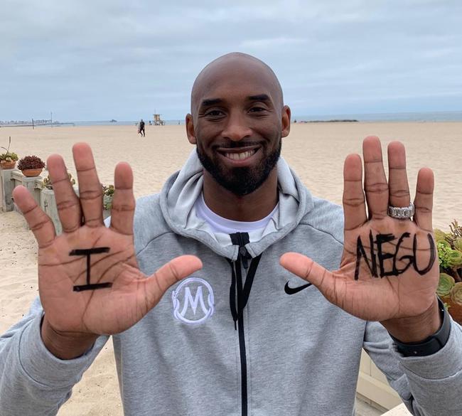 科比晒出支持儿童防癌宣传月个人照_nba_新浪竞技风暴_新浪网