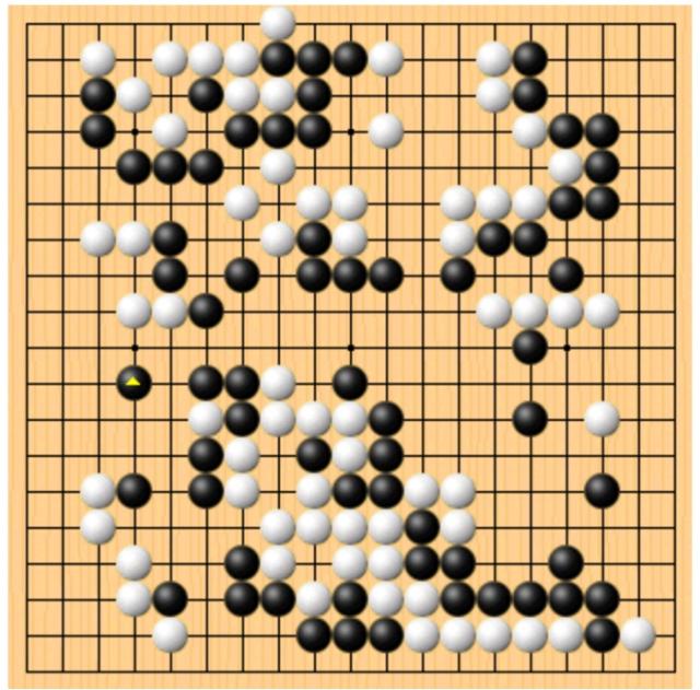 白102应先做活上方大龙，黑135一子双用