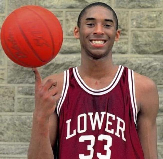 11岁的科比被称作小疯子 日后能成就非凡事业的人少时必有异象 Nba球星也不例外 星城网