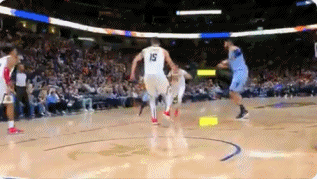 莫兰特强硬上篮