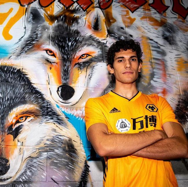 狼队官宣皇马中卫租借加盟 今夏夺U21欧青赛冠军_国际足球_新浪竞技风暴_新浪网