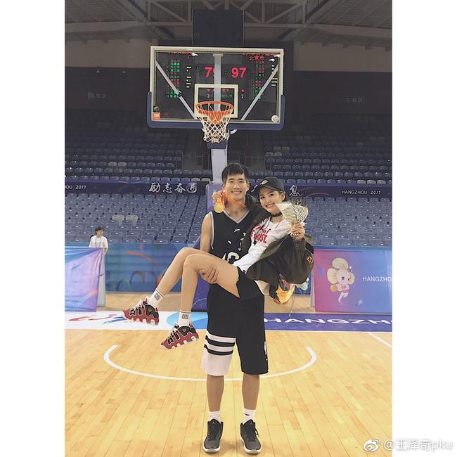 不拘泥于篮球王泽奇圈里圈外的成长