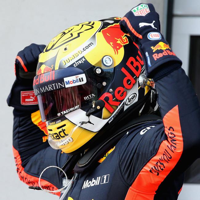 维斯塔潘在红牛主场赢得赛季首冠红牛车队的荷兰车手维斯塔潘在f1