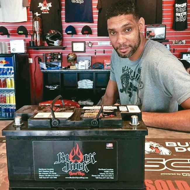 邓肯热爱改车，在2013年开了黑杰克极速当起改车行老板