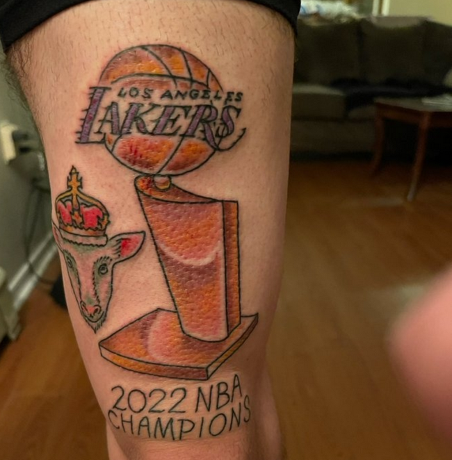 不怕被打脸?湖人死忠纹"湖人2022年冠军"