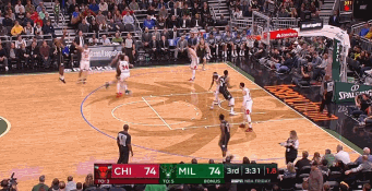 字母哥单臂暴扣