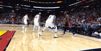 韦德不满裁判吃T