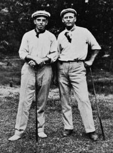 威利（左）和阿列克斯-史密斯1905年