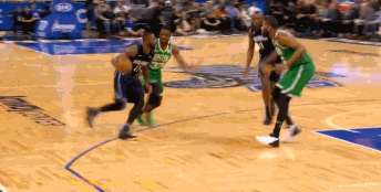 西蒙斯转身打成2+1