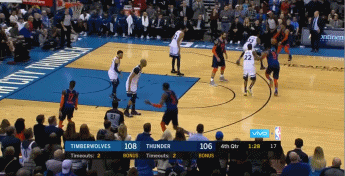 威少上篮扳平比分