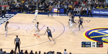 普拉姆利压哨三分