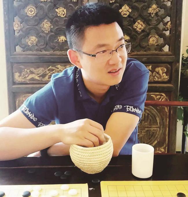 龙飞虎生平传记录 《丁伟围棋之路》发行仪式举行