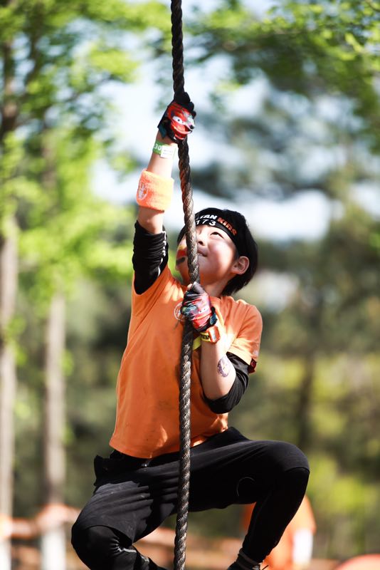 3500名斯巴达小勇士挑战极限首批三色小勇士诞生