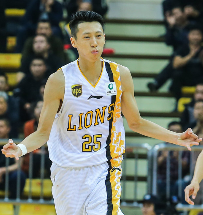 广厦神射告别赛季:不管别人怎么看我 为梦奋斗_cba_新浪竞技风暴_新浪