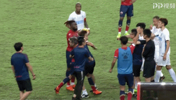 叶楚贵情绪十分激动