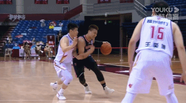 赵睿肘击程帅澎被吹违体犯规(视频)_cba_新浪竞技风暴_新浪网