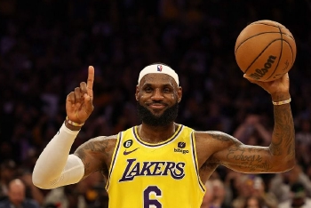 詹姆斯加冕NBA历史得分王
