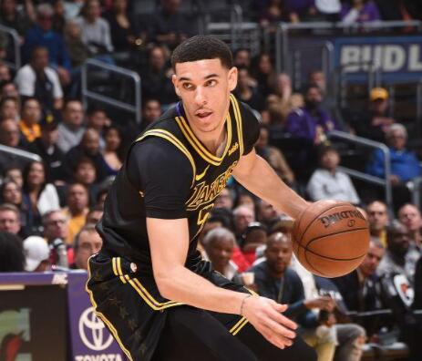 球哥打铁爆炸力惊人