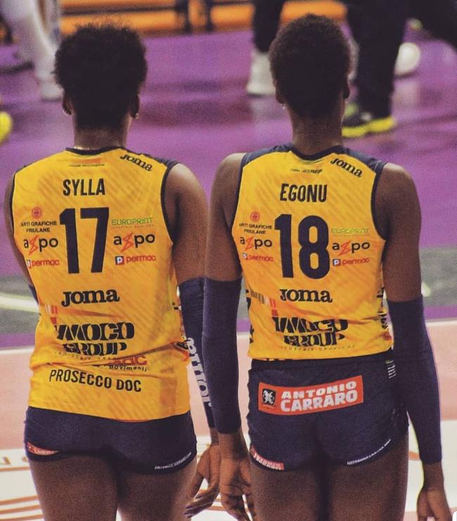 意大利女排黑珍珠姐妹花 从相看两生厌到形影不