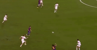 踩球停球，破掉对手关门防守