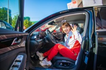 陈梦喜提50万豪车