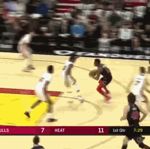 纽瓦巴1V3转身暴扣