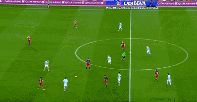 触球一瞬间就想好要利用裁判，惊不惊喜、意不意外？