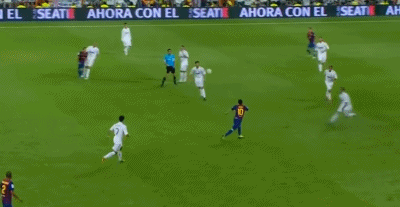 勾回来，再用胸口顶向前，拉都拉不住