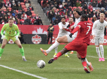 足彩彩果:加拿大2-2冰岛爆4倍冷平