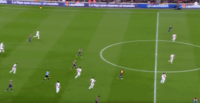 作势停球，却突然一趟，过人成功