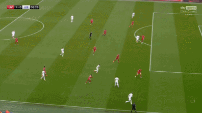 利兹联第9分钟破门，但越位在先被取消