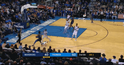 马修斯半场压哨三分