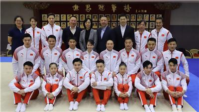 中国体操队举行冠军登榜仪式 3人登上奥运冠军榜！