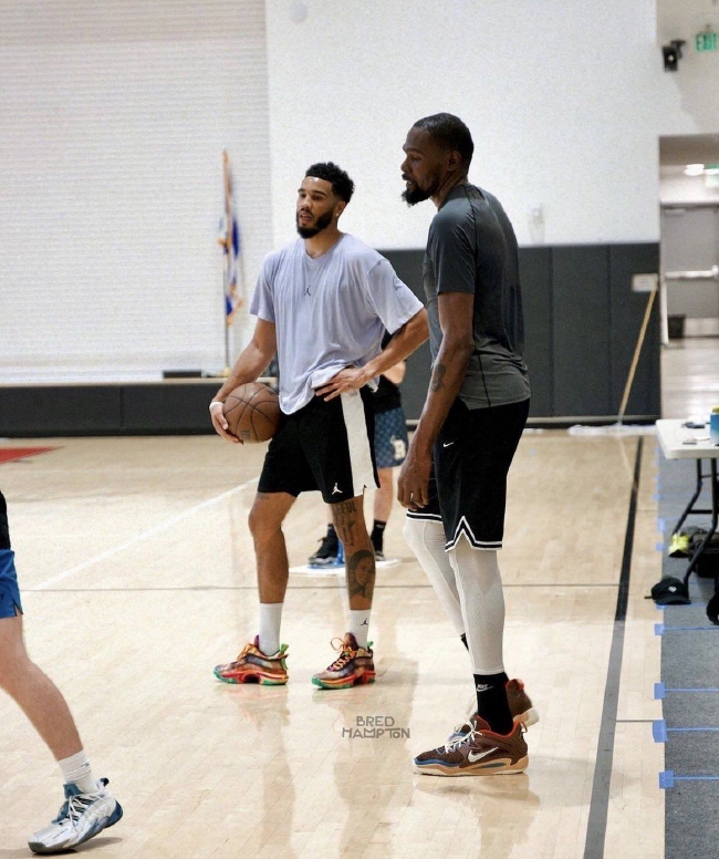 塔图姆杜兰特同场飙分球迷直呼看不够的经典之战