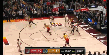 【影片】Ariza突破被侵犯裁判不理會,揮拳+追著怒吼裁判,差點動手,被驅逐!-黑特籃球-NBA新聞影音圖片分享社區