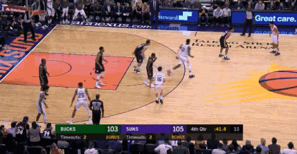 艾顿篮下对抗打进