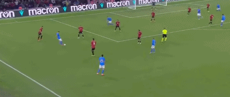 意大利1-1，迪洛伦佐