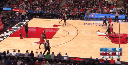 马尔卡宁关键后仰跳投