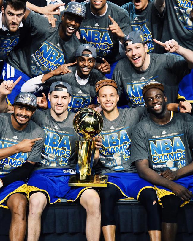 5年前的今天:勇士夺冠 一哥险胜詹姆斯夺fmvp_nba_新浪竞技风暴_新浪