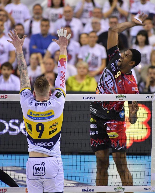 男排意甲佩鲁贾晋级决赛扎伊采夫揽21分难救主