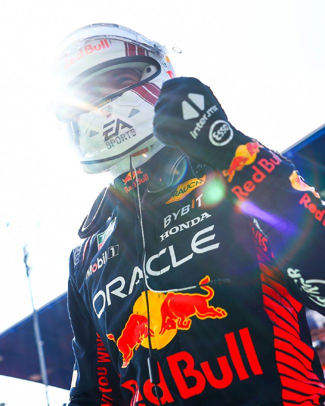 F1荷兰大奖赛排位赛:维斯塔潘杆位 乐扣上墙|乔治·拉塞尔|迈凯伦车队|周冠宇|红牛车队|马克斯·维斯塔潘_手机新浪网
