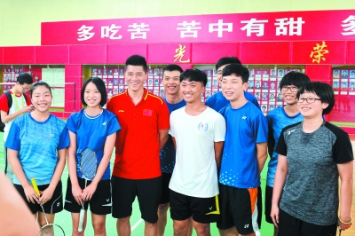 台湾选手在国家体育总局训练局与奥运冠军交流合影