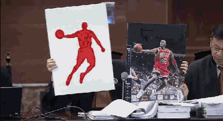 中國佐敦品牌logo與米高佐敦球場照片對比
