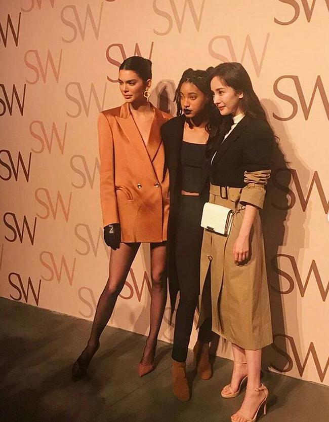  ¨品牌>詹娜杨幂同台跳舞pk颜值≤的是≥!难怪今天没去看西帝