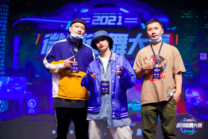 2021微博街舞大赛南昌站少儿组裁判（从左到右依次为：危珂、小南、威斯）